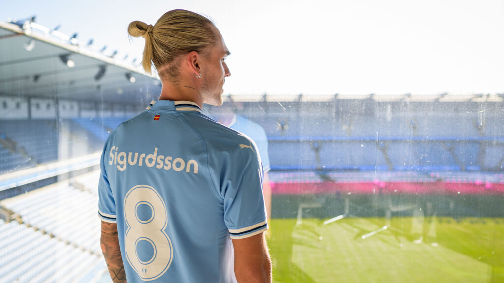 250219 Arnór Sigurdsson poserar för ett porträtt under en fotografering den 19 februari 2025 i Malmö.
