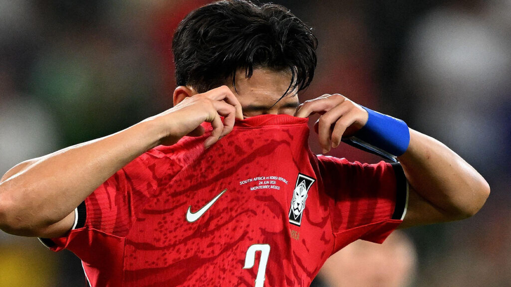 **Monterrey, Mexiko. 24 juni 2026. Sydkoreas Son Heung-min reagerar efter grupp A-matchen mellan Sydafrika och Sydkorea i fotbolls-VM 2026 på Estadio Monterrey. (Foto: Wu Wei/Xinhua/Alamy Live News)**