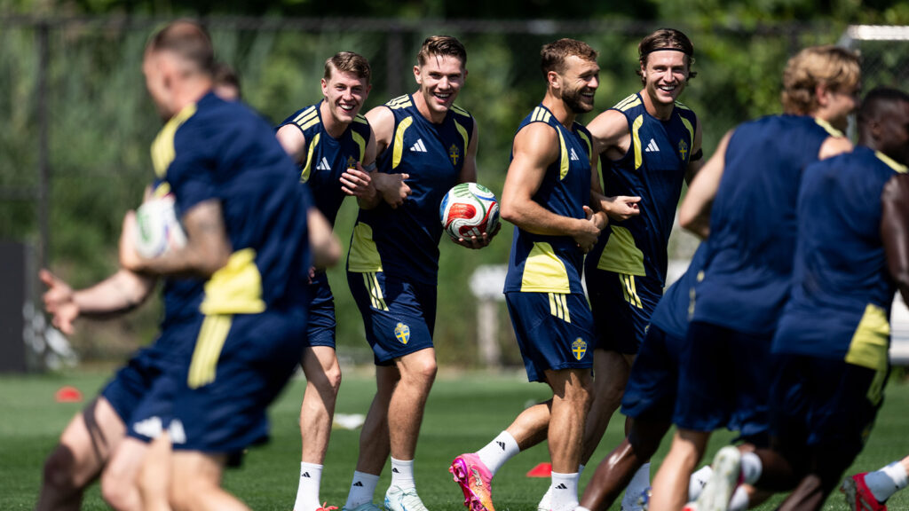 **Alexander Bernhardsson, Viktor Gyökeres, Jesper Karlström och Mattias Svanberg under Sveriges landslagsträning på dag 19 av fotbolls-VM 2026 den 29 juni 2026 i East Hanover, USA.**
