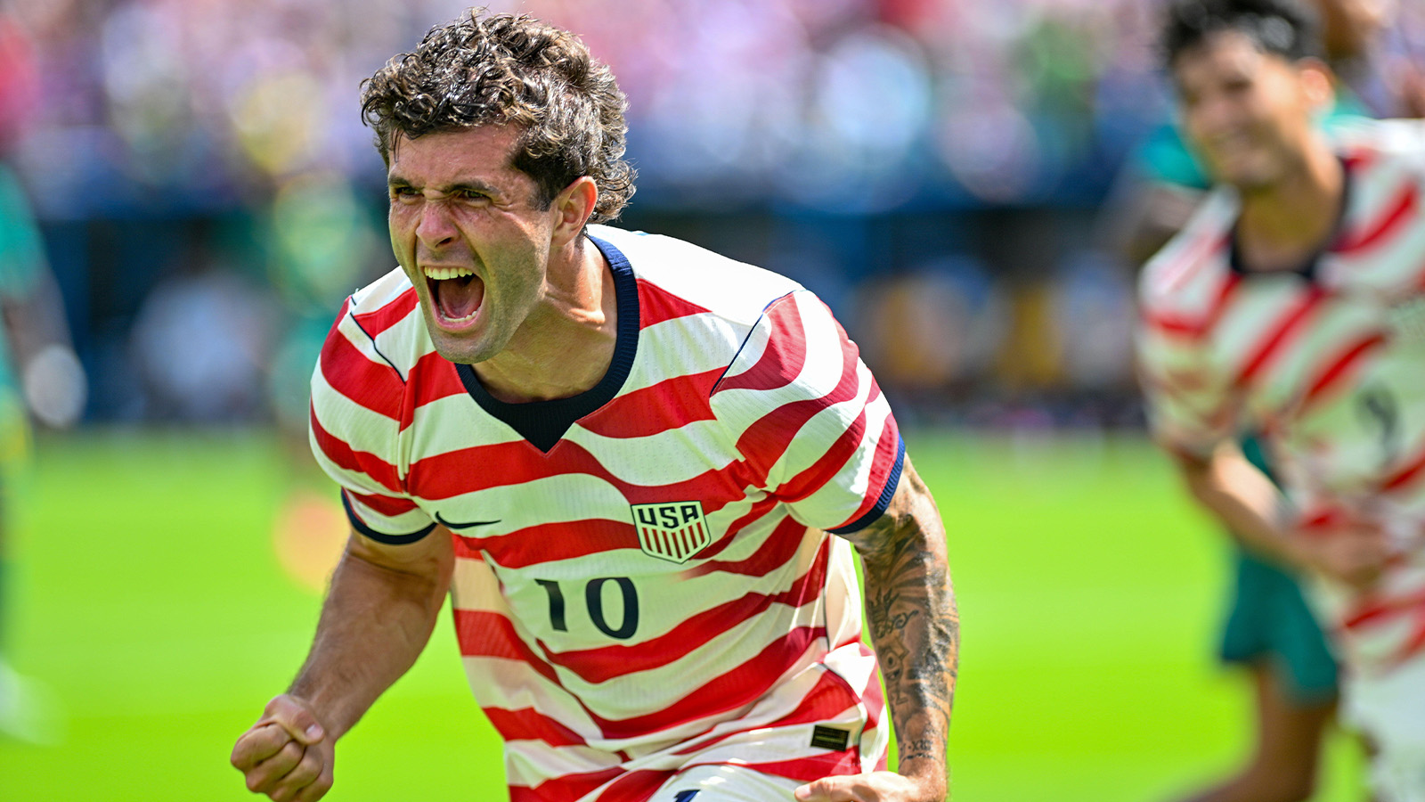 Charlotte, North Carolina, United States. 31 maj 2026. Christian Pulisic, anfallare för United States, firar sitt mål i den första halvleken under den internationella träningslandskampen mellan United States och Senegal på Bank of America Stadium i Charlotte. USA:s herrlandslag besegrade Senegal med 3–2. (Foto: Patrick Magoon/ZUMA Press Wire). Endast för redaktionell användning – ej för kommersiellt bruk. Källa: ZUMA Press, Inc./Alamy Live News.