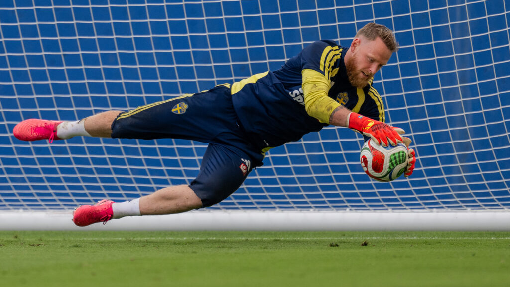 **Målvakten Viktor Johansson i det svenska herrlandslaget under en träning under dag 13 av fotbolls-VM 2026 den 23 juni 2026 i Dallas.**
