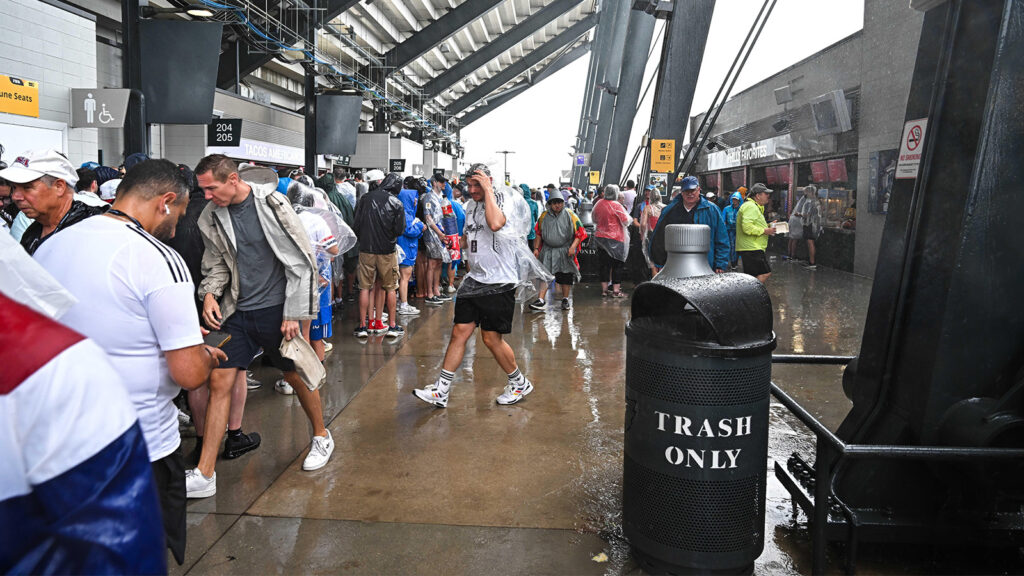 **Illustration av ett regnavbrott under grupp I-matchen i fotbolls-VM 2026 mellan Frankrike och Irak på Lincoln Financial Field den 22 juni 2026 i Philadelphia, USA. (Foto: Baptiste Fernandez/Icon Sport)**
