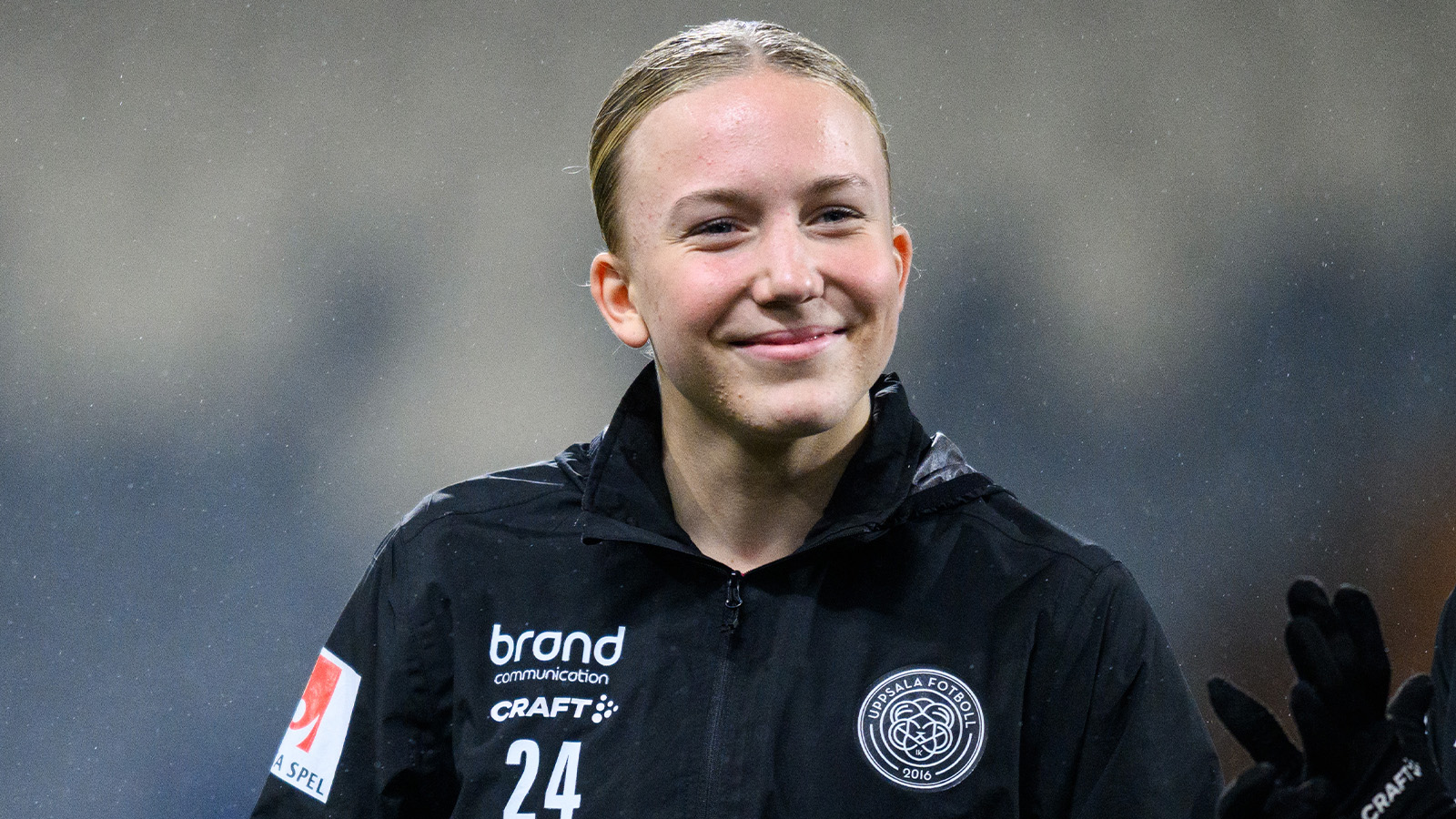 Officiellt: AIK värvar 18-årig mittback