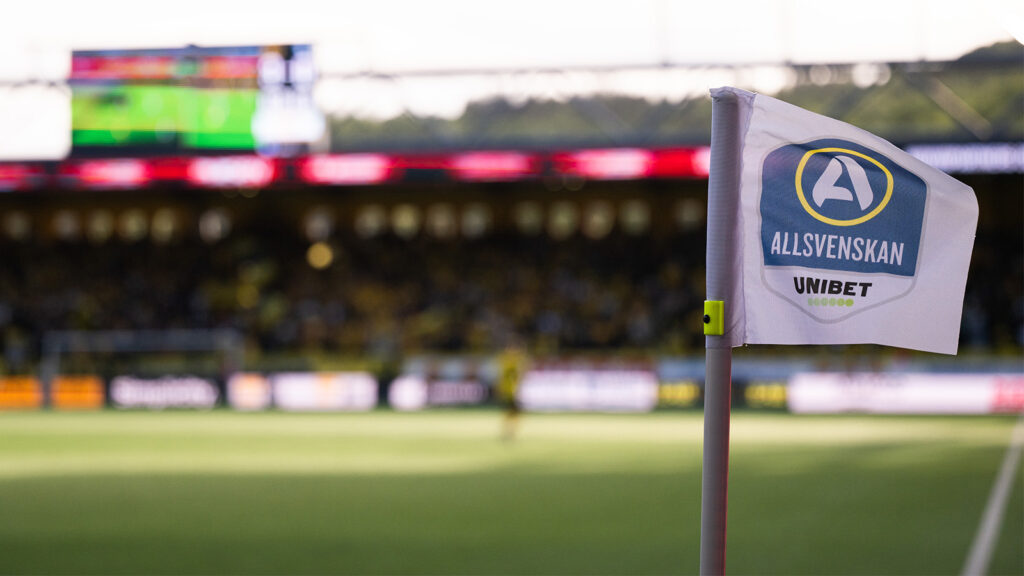 En höärnflagga med Allsvenskans logotyp under fotbollsmatchen i Allsvenskan mellan Elfsborg och Malmö FF den 28 maj 2023 i Borås.