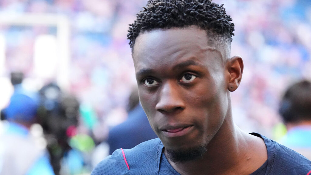 **USA:s Folarin Balogun lämnar planen efter förlusten mot Belgien i åttondelsfinalen i fotbolls-VM 2026 i Seattle, USA, den 6 juli 2026.**