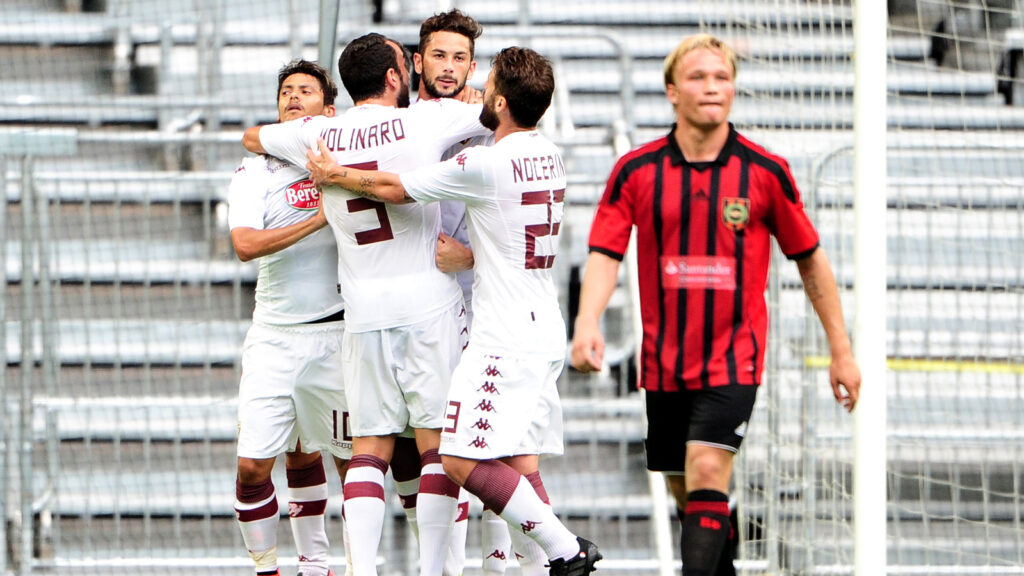 140731 Torinos spelare jublar efter att Marcelo Larrondo gjort 0-1 på straff under fotbollsmatchen i kvalet till Europa League mellan Brommapojkarna och Torino den 30 juli 2014 i Stockholm.