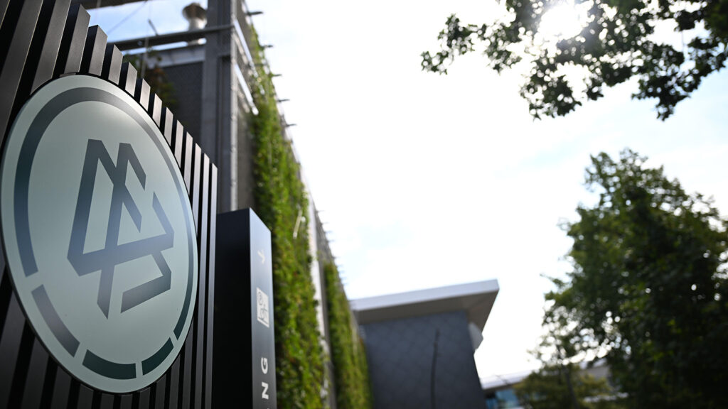 **DFB:s förbundslogotyp. Bild tagen i Frankfurt am Main, Tyskland, den 1 juli 2026. (Foto: Florian Wiegand/dpa)**
