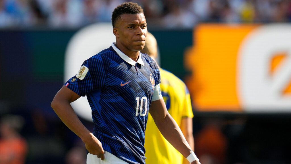 **Kylian Mbappé reagerar under åttondelsfinalen mellan Frankrike och Sverige i fotbolls-VM 2026 på New York New Jersey Stadium i East Rutherford, USA, den 30 juni 2026. (Foto: Eibner-Pressefoto/Scott Coleman via dpa/Alamy Live News)**
