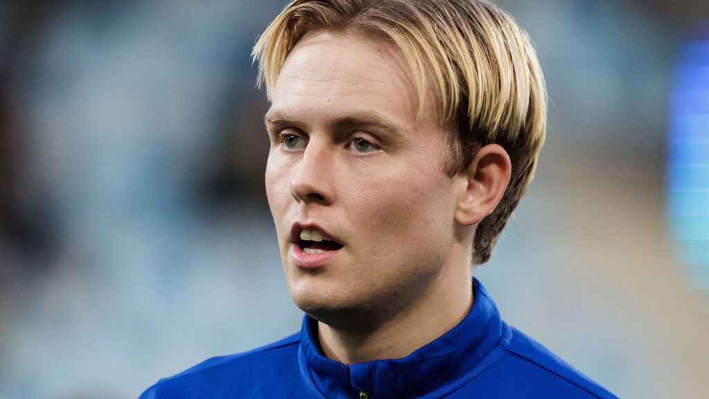 250922 IFK Norrköpings Isak Andri Sigurgeirsson inför fotbollsmatchen i Allsvenskan mellan IFK Norrköping och AIK den 22 september 2025 i Norrköping.