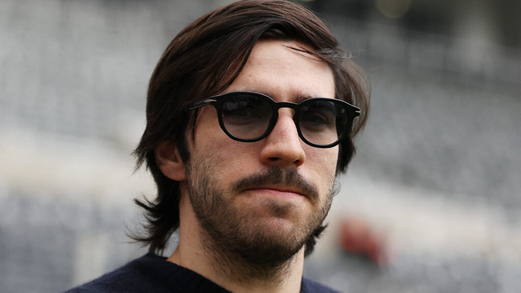 **Newcastle Uniteds Sandro Tonali anländer till St James' Park inför Premier League-matchen mellan Newcastle United och Sunderland i Newcastle, England, den 22 mars 2026.**