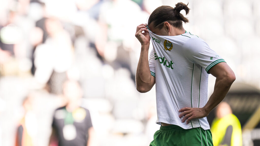Hammarbys Nikola Vasic deppar efter fotbollsmatchen i Allsvenskan mellan Hammarby och AIK den 24 maj 2026 i Stockholm.

