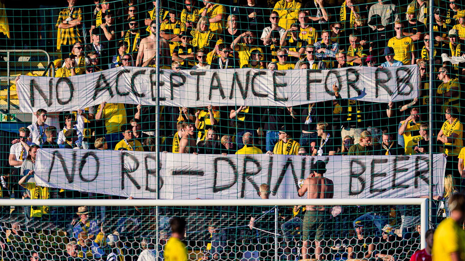 Supportrarnas Red Bull-hån: ”Drick öl”
