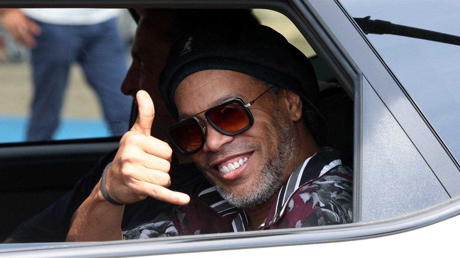 Ronaldinhos osannolika comeback – på plats i Italien