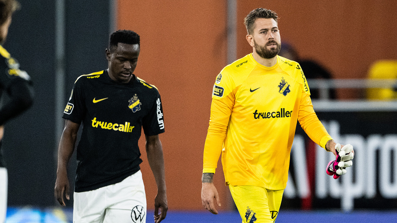 Jublet efter Otienos AIK-flirt: ”Fantastisk och udda”