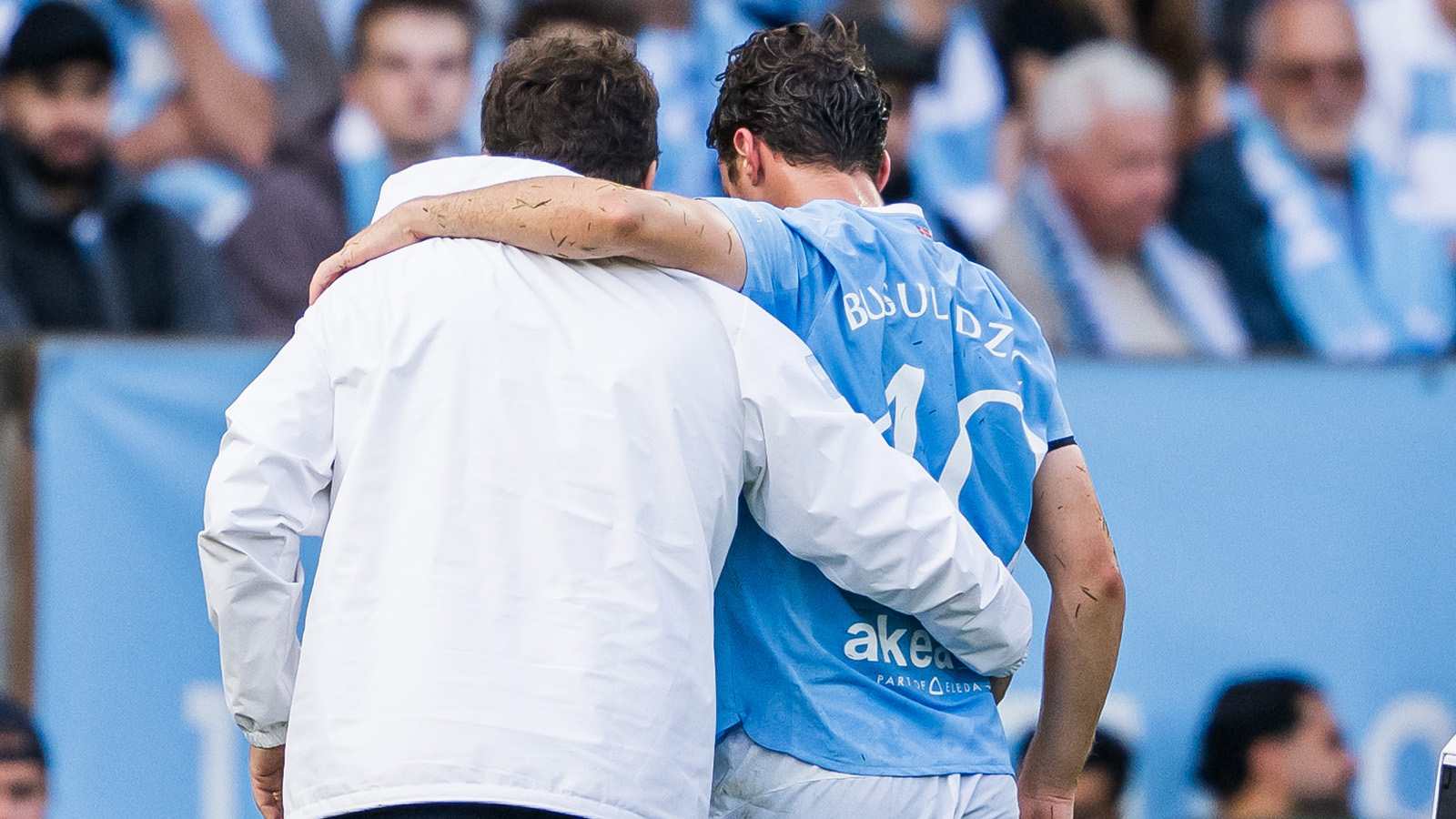 JUST NU: MFF tvingas till byte – befarad knäskada
