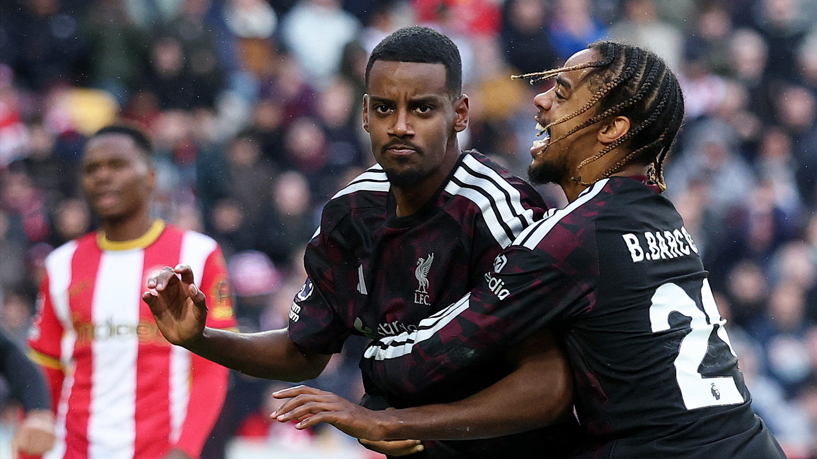 Isak matchhjälte i comebacken – sköt Liverpool till seger