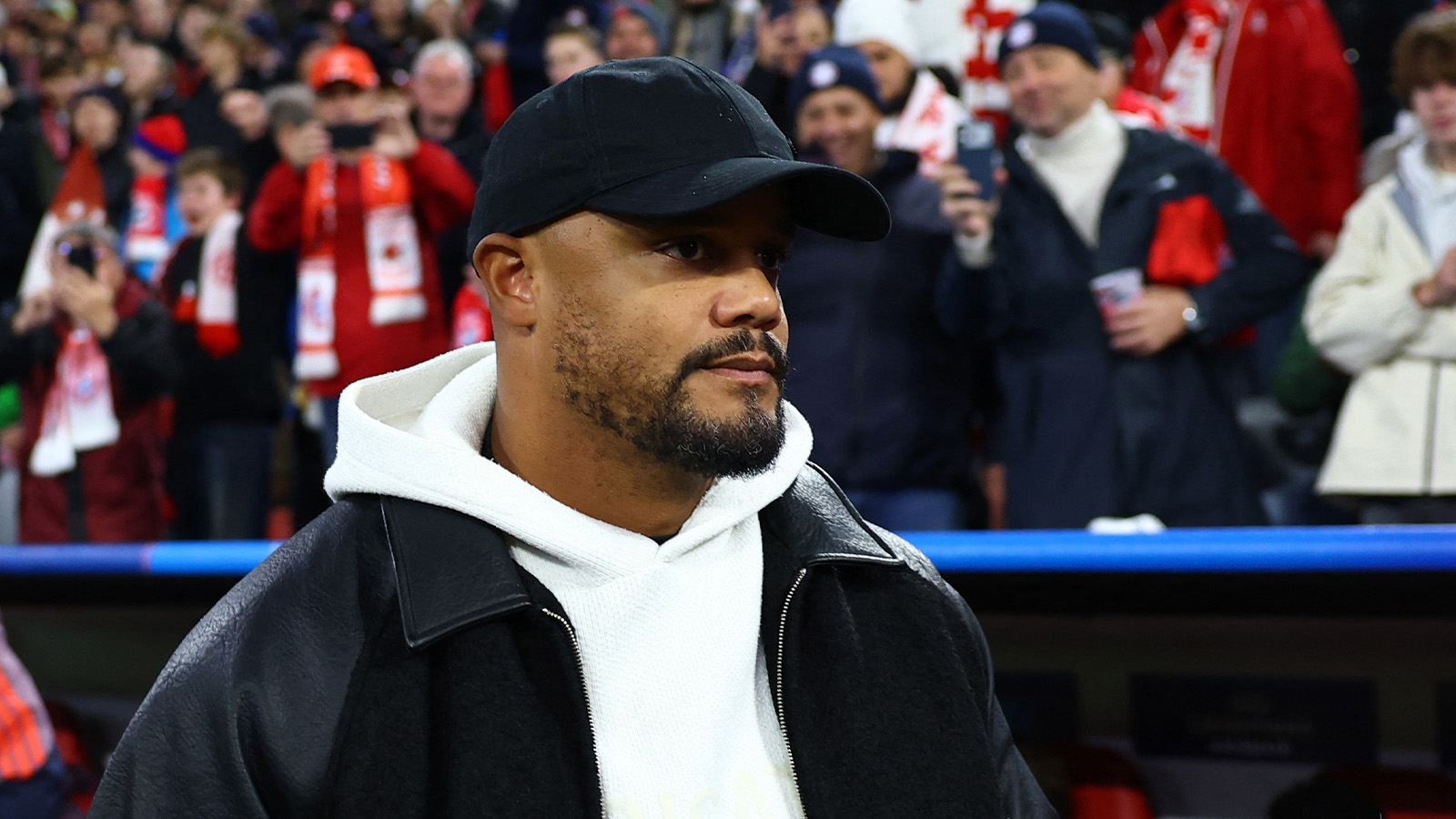 Uppgifter: Kompany till sjukhus efter att ha kollapsat